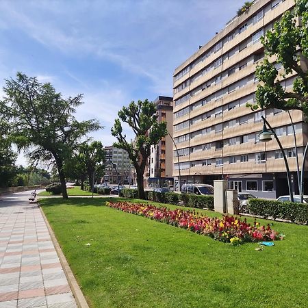 Leon Riverside Flat Buitenkant foto